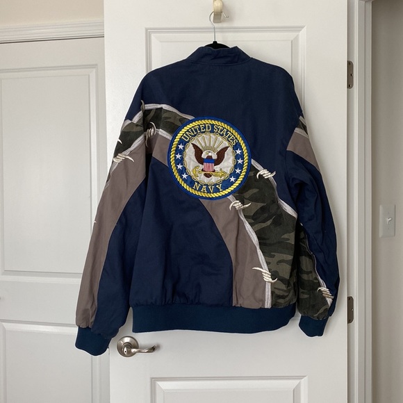 Gently Used Men’s US Navy Reversible Jacket - Picture 5 of 10